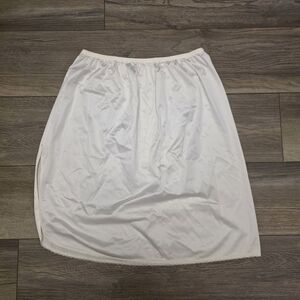 Vanity Fair Elegant Cream Vintage Midi Skirt